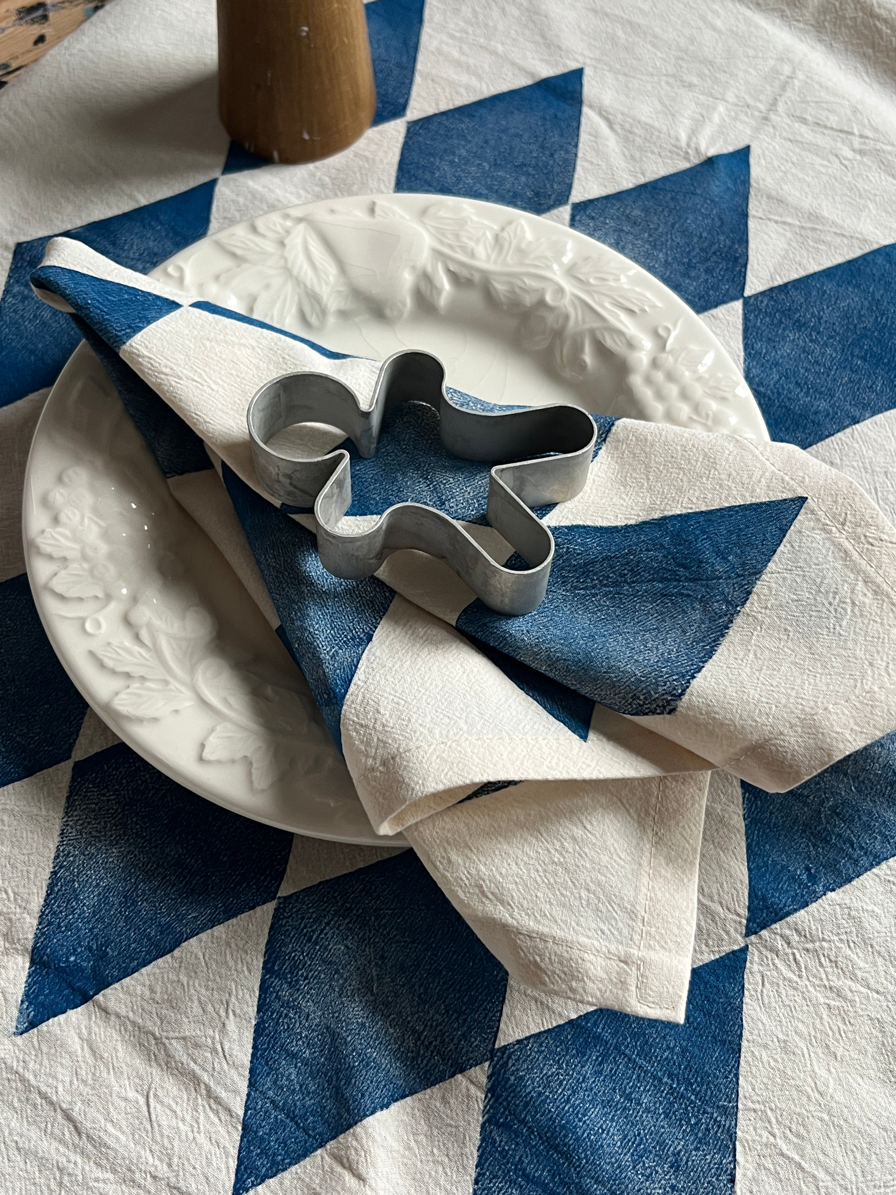 Blue Harlequin on Ivory Dining Napkins Set