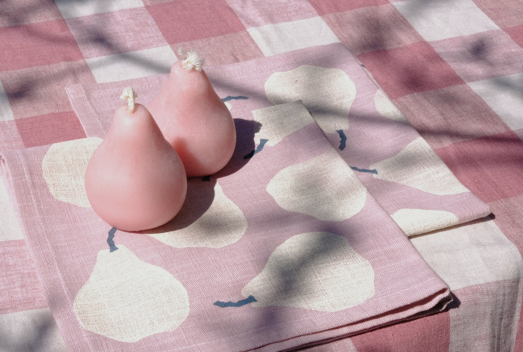 Pears Dining Set - Candles & Linen Napkins in Orchid Pink