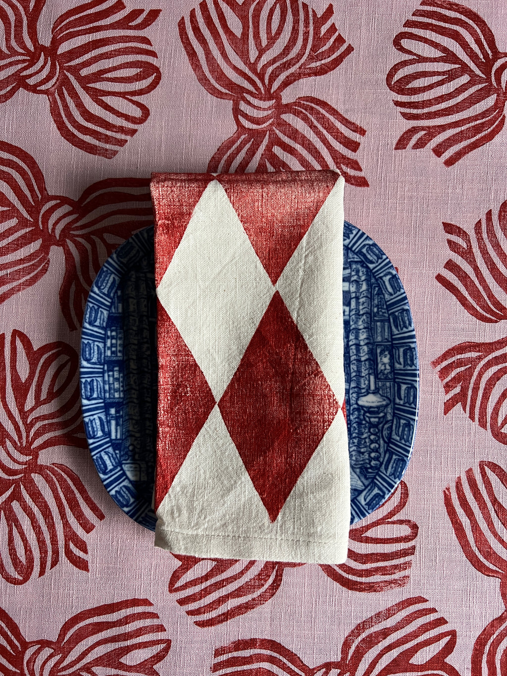 Red Harlequin on Ivory Dining Napkins Set