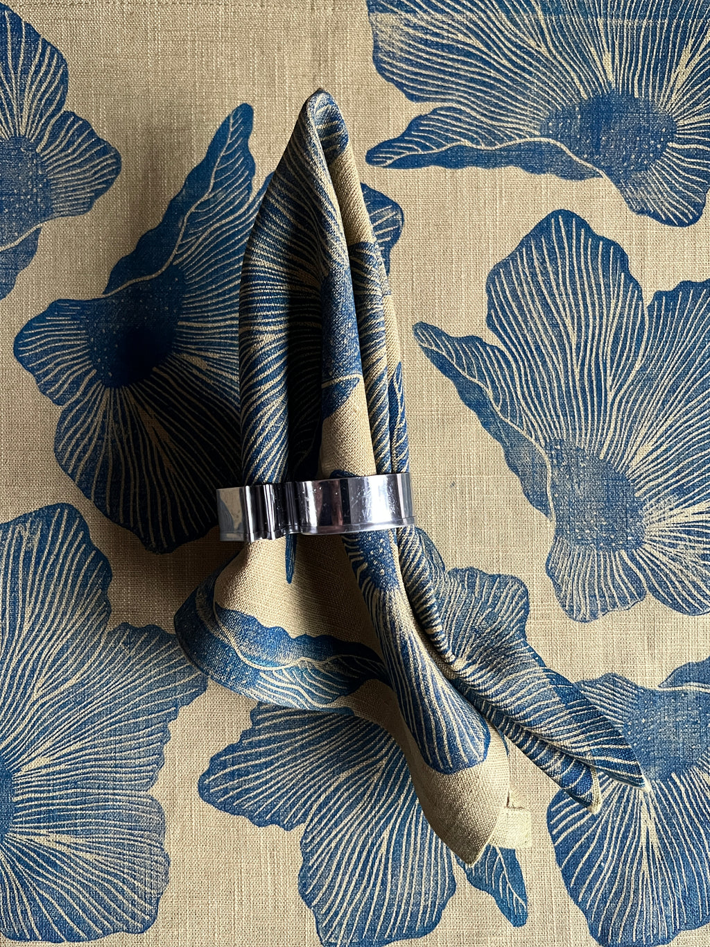 Henbane on Moss Dining Napkins Set