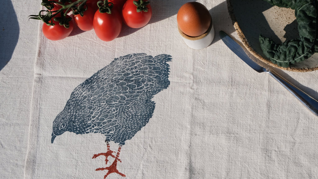 Hen on Ivory Dining Napkins Set