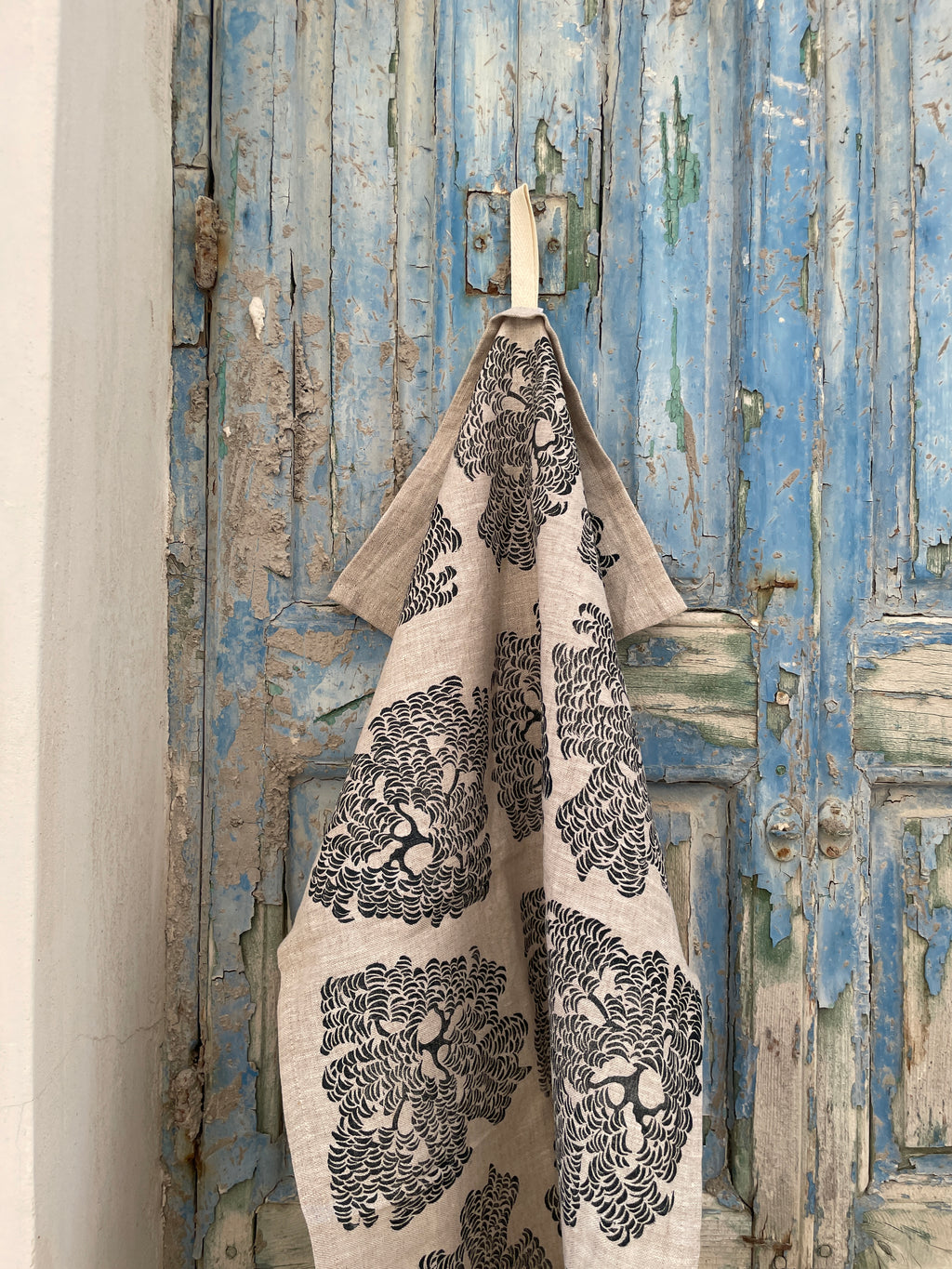 Ponderosa Pine on Beige Tea Towel